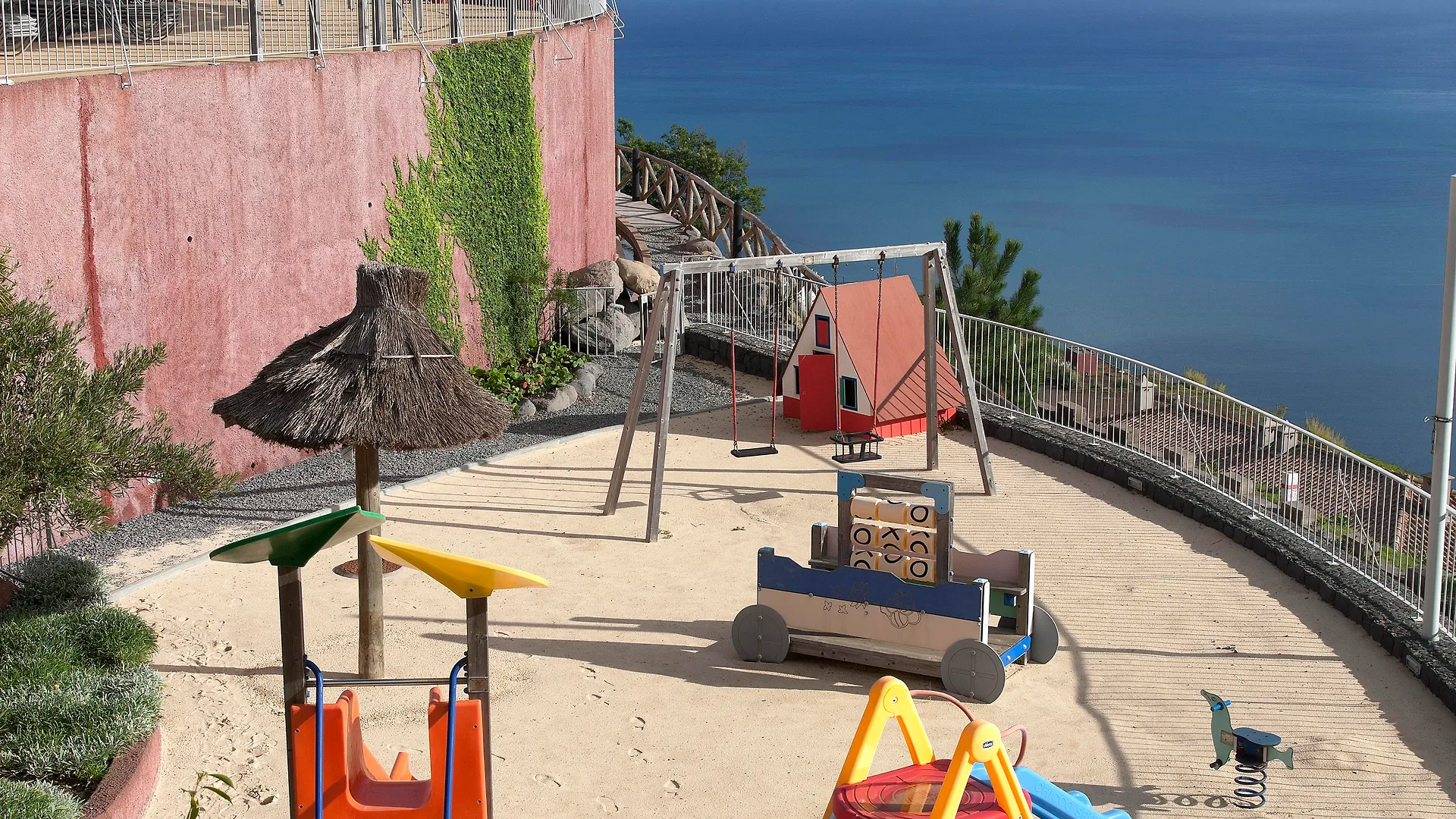 Village Cabo Girao Câmara de Lobos Resort